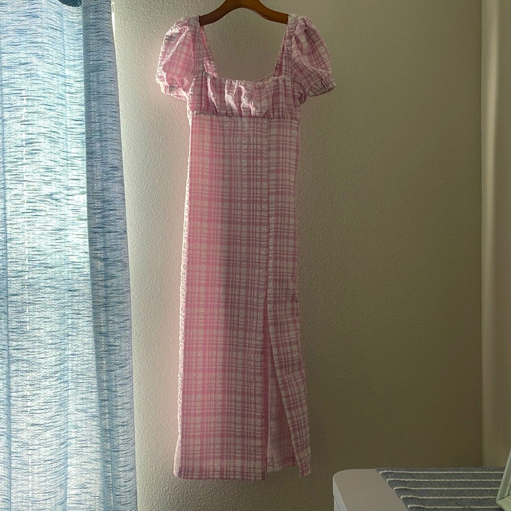 Zara size XS new w tags pink & white dress with side split and  tied back.